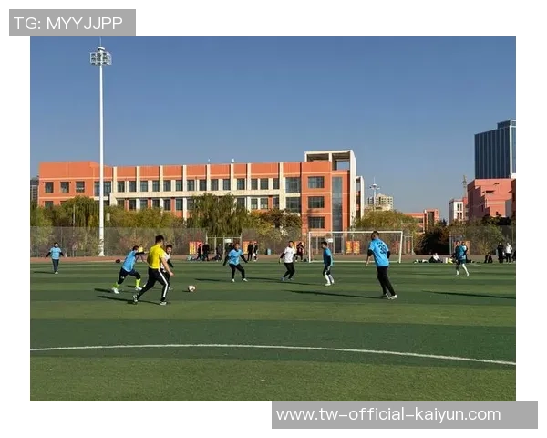 难忘的绿茵场上激烈对决记述一场精彩足球赛的点滴瞬间